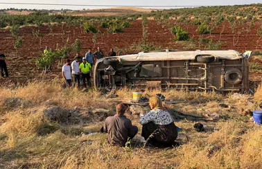 Tarım İşçilerini Taşıyan Minibüs Devrildi: 22 Yaralı