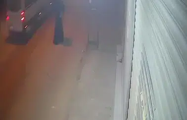 Adana'da Kadın Kılığına Girdi! İş Yerine Silahlı Saldırı Düzenledi