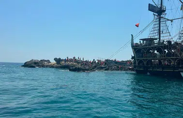 Fethiye'de Can Pazarı! Su Alan Gezi Teknesindeki 100 Yolcu Son Anda Kurtarıldı