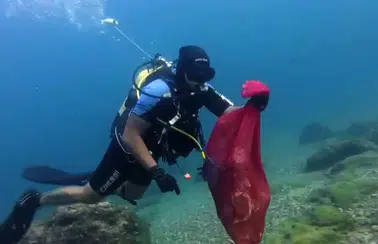 Antalya Kıyıları Tehlikede: Hıdırellez Dilekleri Balıkları Öldürüyor