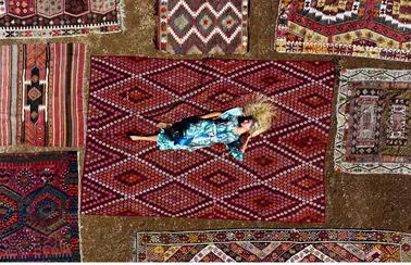 Döşemealtı'nın Asırlık Halı Tarlalarına Çek Güzeli Hayran Kaldı