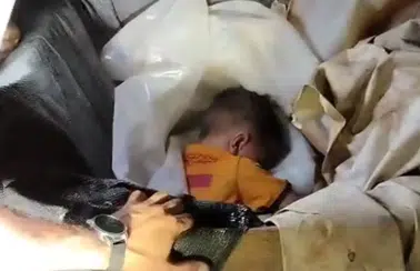 Serik'te 6 Yaşındaki Kayıp Çocuk Depoda Uyurken Bulundu