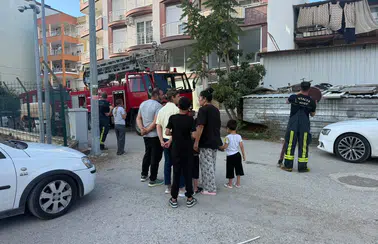 Antalya Serik'te Korkutan Balkon Yangını! Facia Kıl Payı Önlendi