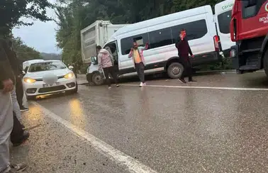 Ordu’da Öğrenci Minibüsü Kaza Yaptı: 1 Ölü, 23 Yaralı
