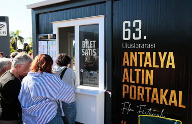 Altın Portakal Biletlerine Yoğun İlgi! Gişelerde Kuyruk Oluştu