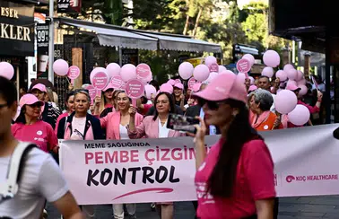 Muratpaşa'da Pembe Yürüyüş: Meme Kanserinde Erken Tanı Hayat Kurtarır