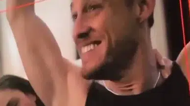 Mavi Dolunay Otel’deki Koltukaltı Sahnesi  Olay Oldu