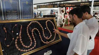 Adana’da Bu Tespihe Paha Biçilemiyor! Kur’an-ı Kerim’in 604 Sayfası İşlendi