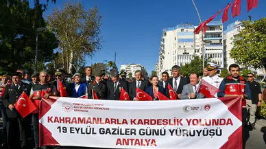 Antalya 19 Eylül’de Gazilerini Unutmadı! Yürüyüş Törenle Taçlandı