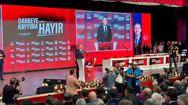 CHP Kurultayı'nda Özgür Özel'den Tarihi Mesajlar