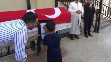 Hatay’da Polis Memuru Kına’ya Oğlundan Yürek Burkan Veda