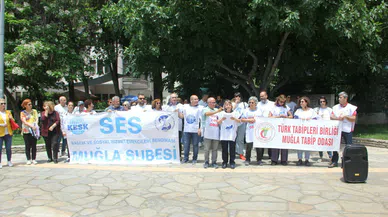 Sağlıkçılar öfkeli ve üzüntülü