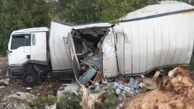 Mersin’de Freni Patlayan Kamyon Şarampole Uçtu! 2 Yaralı