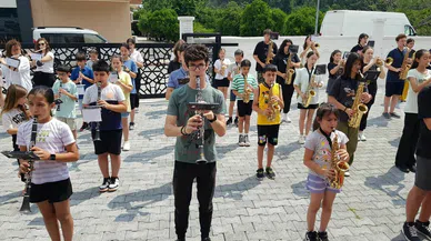 100. Yıla 100 kişilik bando