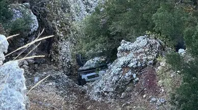 Mersin’de Kontrolden Çıkan Otomobil Uçuruma Yuvarlandı!