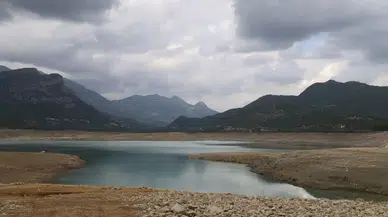 Adana Kozan Barajı’nda Kuraklık Alarmı: Barajda Sular Çekildi