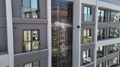 Adana’da Dış Cephe Temizliğinde Yeni Dönem! Dronlar Devrede