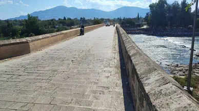 Adana’da 2000 Yıllık Roma Mirası Sprey Boyaya Yenildi!