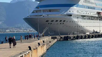 Alanya Limanı’na Dünyanın Dev Gemilerinden Biri Daha Demir Attı!