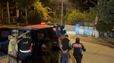 Hatay’da Yol Kontrolü Bir Anda Karıştı! Aynı Aileden 6 Kişi Tutuklandı