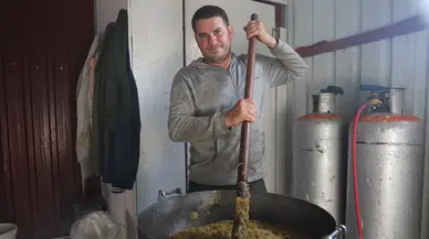 Hataylı Usta 40 Yıllık Geleneği Kara Kazanda Yaşatıyor!