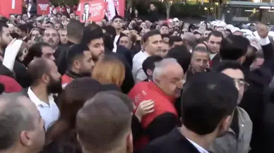 TRT Yayını Tartışması Büyüyor: CHP Yürüyüşü Polis Engelinde
