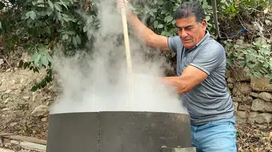 Hatay’da Defne Yağı Fırtınası: Litre Fiyatı Bin TL’ye Çıktı!