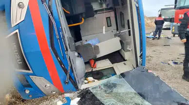 Antalya'ya Gelen Cezaevi Nakil Aracı Devrildi: Yaralılar Var