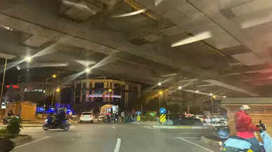 Muratpaşa’da Motosikletle Aracın Çarpıştığı Kaza Trafiği Sıkıştırdı! 1 Yaralı