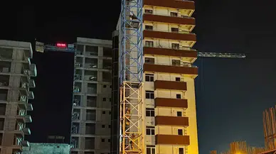 Hatay’da Gergin Bekleyiş: Kule Vinçte İntihar Girişimi!