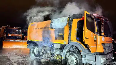 Isparta’da Alev Alan Karayolları Kamyonu Küle Döndü!