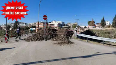 Hatay’da Tarihi Köprünün Ortası Delinince Trafiğe Kapatıldı!