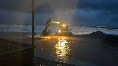 Kemer’de Sağanak Yağış Mesaisi
