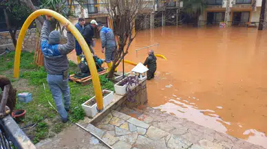 Kemer’de Yağmur Sonrası Seferberlik