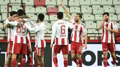 Tribünlerin abisi Tolga Cömertoğlu Antalyaspor zaferini böyle kutladı!