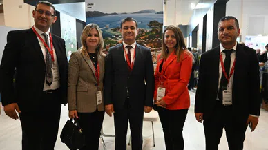 Başkan Öztürk Kemer standını ziyaret etti