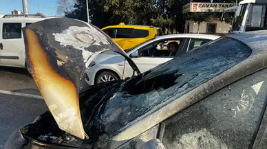 Antalya Dumlupınar Bulvarı'nda Panik: Sürücünün Yangın Tüpü Yetersiz Kaldı