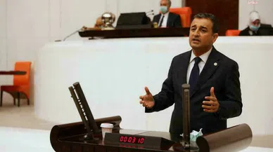 "'Giderlerse gitsinler' denilen hekimler, çareyi ülkeyi terk etmekte bulmaktadır"