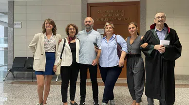 4 Gazeteci beraat etti