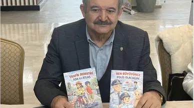 Antalya Kitap Fuarı’nda Emekli Emniyet Müdürü Arslan Okurlarıyla Buluştu