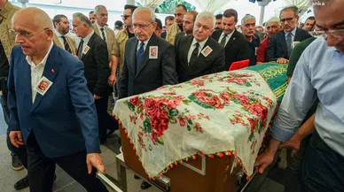 CHP İzmir Milletvekili Tuncay Özkan’ın, dün hayatını kaybeden annesi Sulhiye Özkan için bugün Ankara’da tören düzenlendi