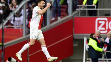 Ajax kaptana veda etti