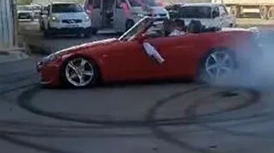   Polis noktası önündeki drift pahalıya mal oldu