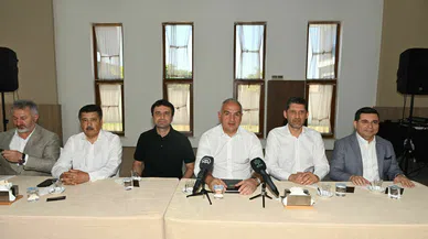 Bakan Ersoy muhtarları dinliyor