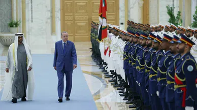 Cumhurbaşkanı Erdoğan, BAE’de resmi törenle karşılandı