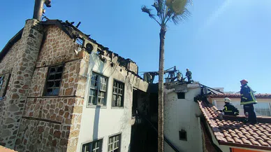 Antalya'nın tarihi bölgesinde yangın : 2 turist öldü, 12 yaralı  