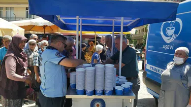 Antalya’ya aşure dağıtıldı