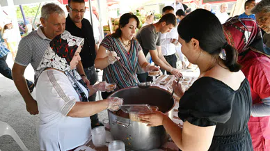 KEMER’DE İKRAMLAR BİTMİYOR