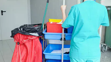 SAĞLIKÇILAR İBB'YE GIPTA ETTİ, "SAĞLIK İŞÇİSİ İBB İŞÇİSİ KADAR OLAMADI"