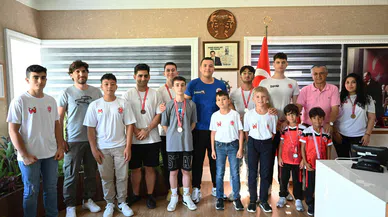 Boksörlerden, Topaloğlu’na ziyaret